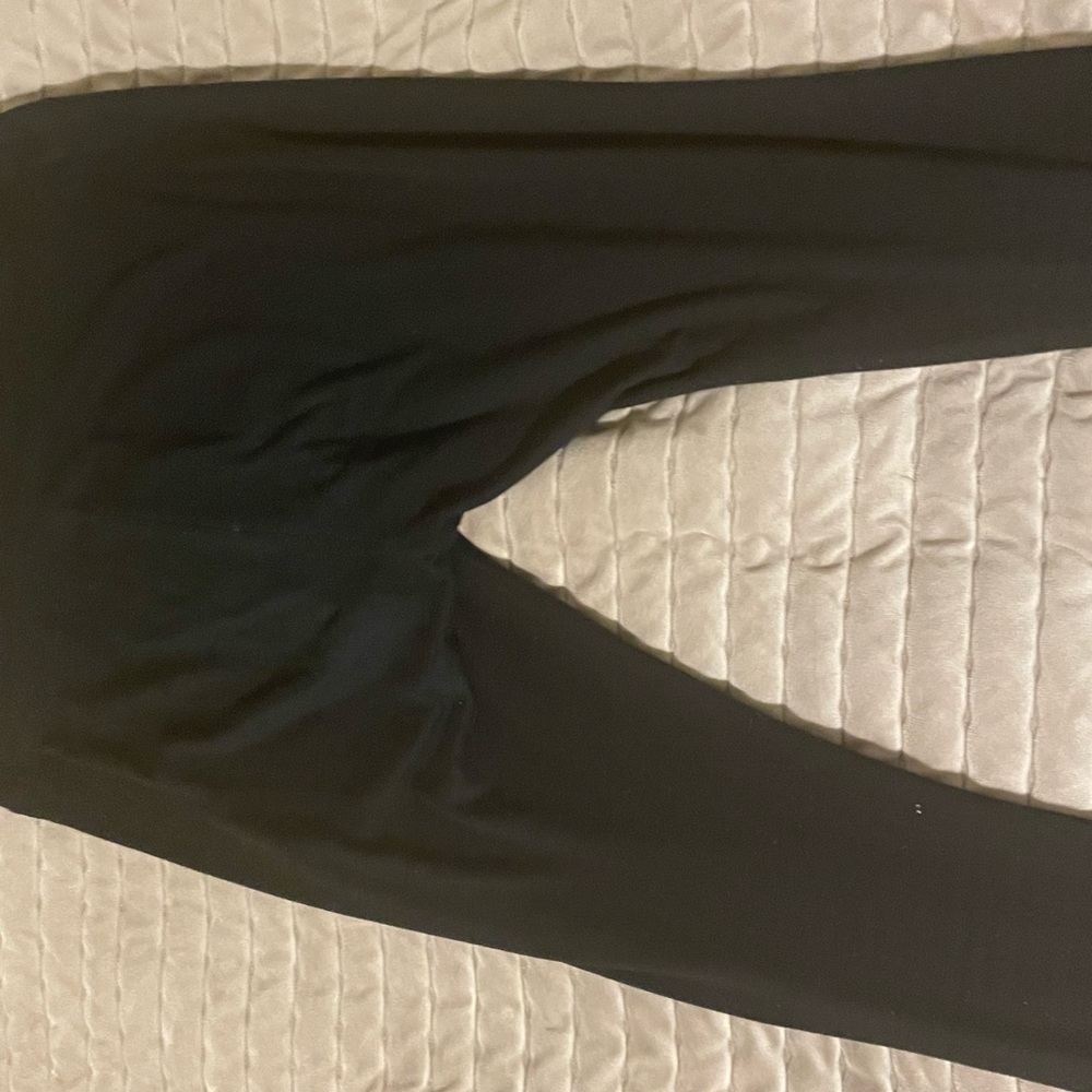 comfortable black leggings